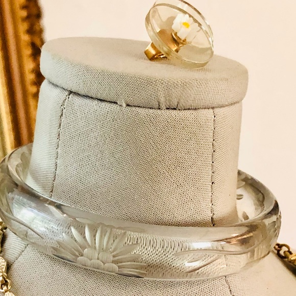 Vintage Jewelry Lot Lucite Bracelet & Flower Necklace - Picture 12 of 16